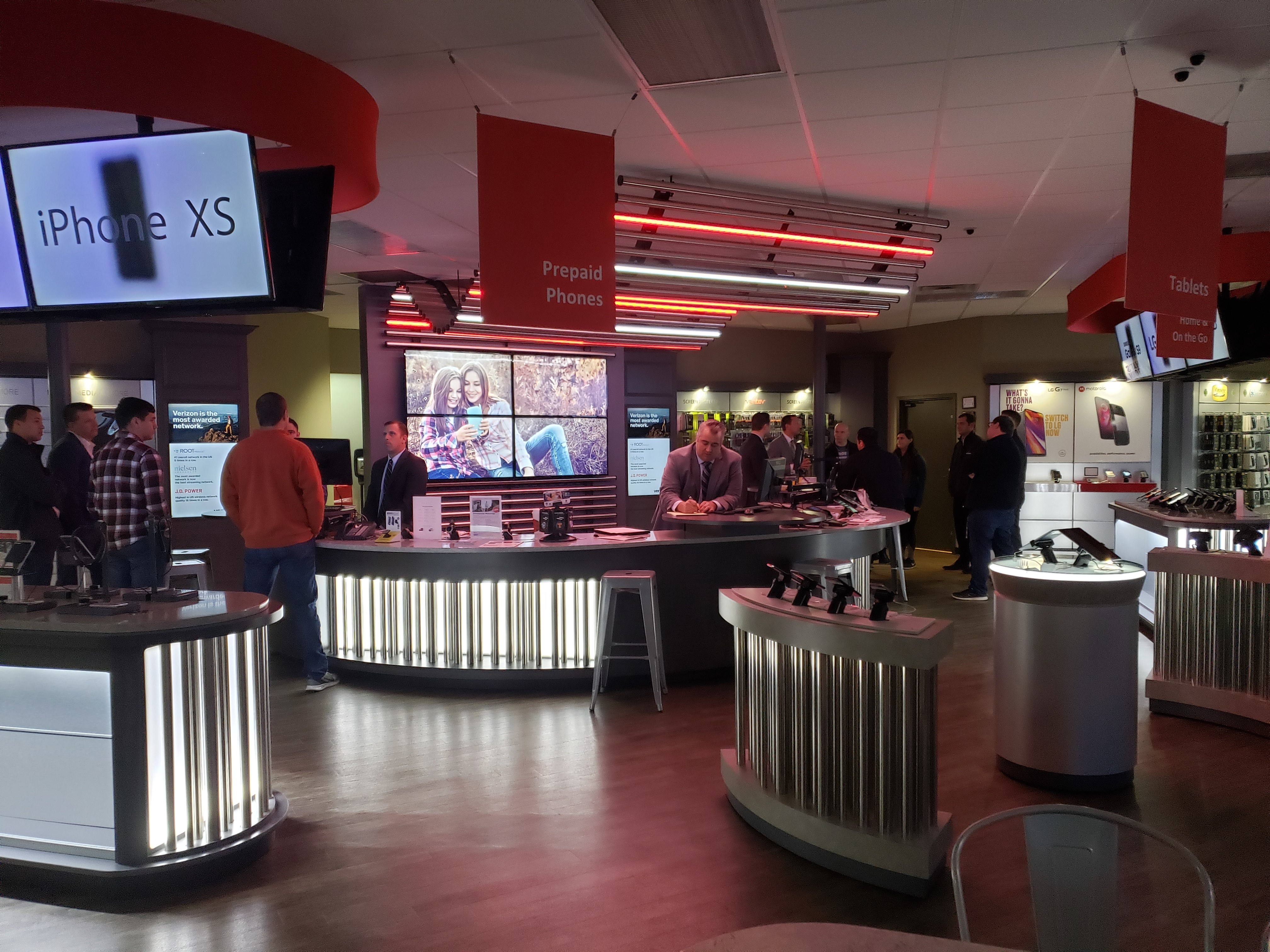 Cellular Sales to Add Jobs in Knoxville, Tennessee with New Store Opening